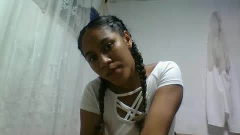 Snapshot of faniryella chatting on 17, 11, 2025 faniryella online show from 17, 11, 2025