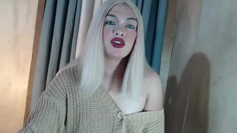 Snapshot of fantasticcock69_daniella chatting on 30, 4, 2026 DANIELLA - DONT FORGET TO GIVE ME A THUMBSU UP online show from 30, 4, 2026
