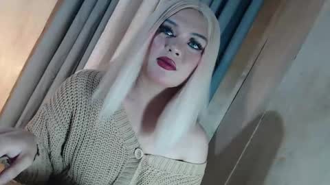 Snapshot of fantasticcock69_daniella chatting on 19, 5, 2026 DANIELLA - DONT FORGET TO GIVE ME A THUMBSU UP online show from 19, 5, 2026