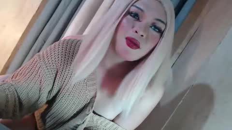 Snapshot of fantasticcock69_daniella chatting on 25, 5, 2026 DANIELLA - DONT FORGET TO GIVE ME A THUMBSU UP online show from 25, 5, 2026