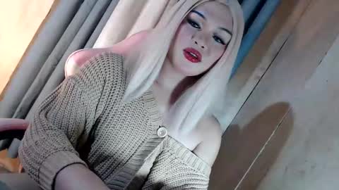 Snapshot of fantasticcock69_daniella chatting on 8, 6, 2026 DANIELLA - DONT FORGET TO GIVE ME A THUMBSU UP online show from 8, 6, 2026