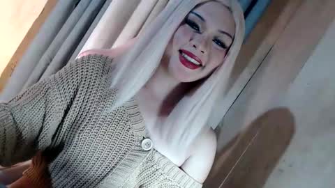 DANIELLA - DONT FORGET TO GIVE ME A THUMBSU UP online show from 10, 6, 2026