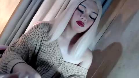 DANIELLA - DONT FORGET TO GIVE ME A THUMBSU UP online show from 11, 6, 2026