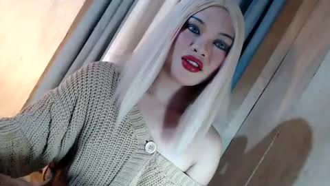 DANIELLA - DONT FORGET TO GIVE ME A THUMBSU UP online show from 26, 6, 2026