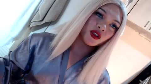 DANIELLA - DONT FORGET TO GIVE ME A THUMBSU UP online show from 13, 7, 2026