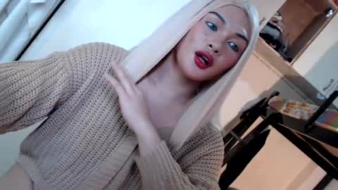 DANIELLA - DONT FORGET TO GIVE ME A THUMBSU UP online show from 23, 7, 2026