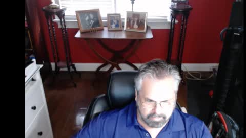 Snapshot of faranheit451 chatting on 13, 11, 2025 Mikie online show from 13, 11, 2025