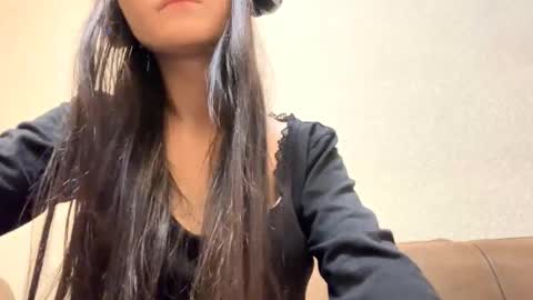 Aurora 18yo online show from 2, 11, 2025