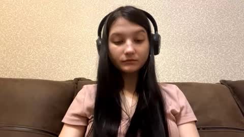 Aurora 18yo online show from 3, 2, 2026