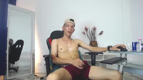 Favel Gomez online show from 18, 1, 2025