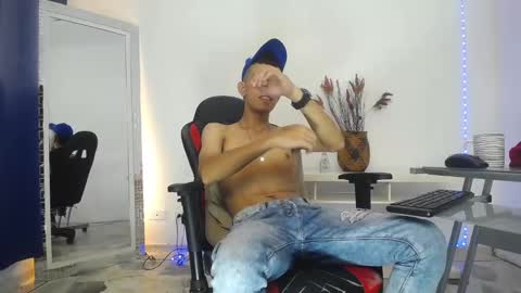 Favel Gomez online show from 22, 1, 2025