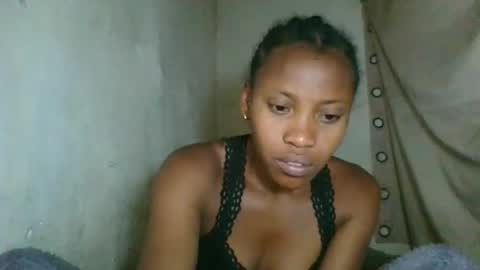 fayence09 online show from 13, 12, 2025