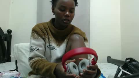 Snapshot of fayrie1 chatting on 5, 10, 2025 fayrie1 online show from 5, 10, 2025