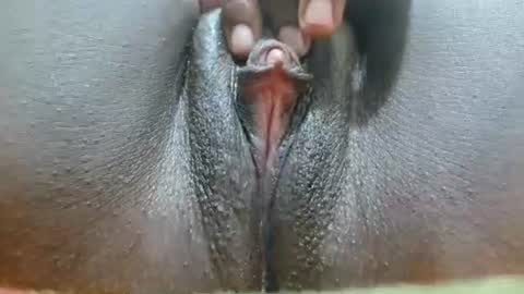 Snapshot of fayrie1 chatting on 25, 11, 2025 fayrie1 online show from 25, 11, 2025