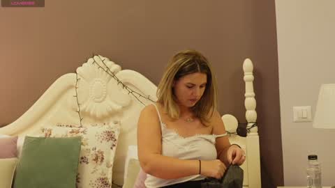 FeliciaKrige online show from 17, 1, 2025