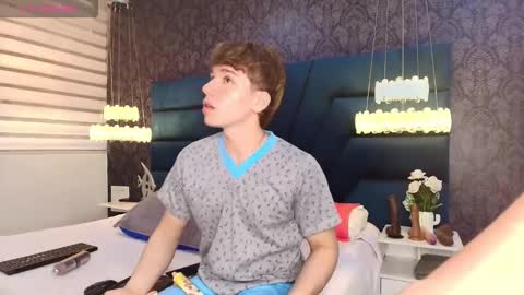 Femboy Max online show from 18, 1, 2026