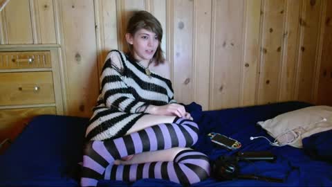 Snapshot of femboyflowers chatting on 7, 2, 2025 femboyflowers online show from 7, 2, 2025