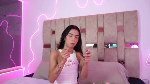 fernanda_thail_ online show from 14, 4, 2026