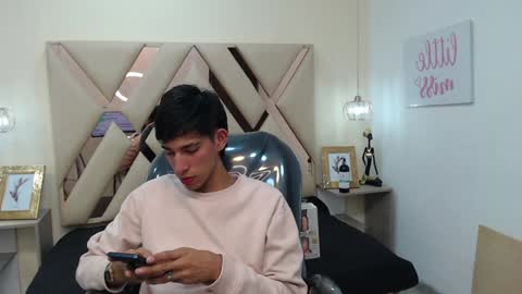 FER PHOENIX online show from 5, 2, 2025