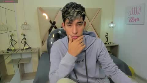 FER PHOENIX online show from 28, 10, 2025