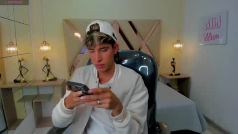 FER PHOENIX online show from 16, 11, 2025