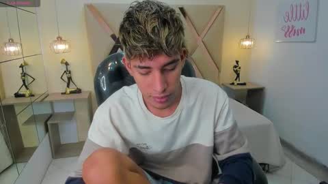 FER PHOENIX online show from 3, 12, 2025