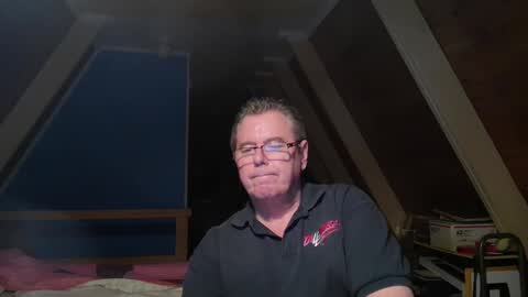 Snapshot of finderfiner chatting on 10, 10, 2025 finderfiner online show from 10, 10, 2025