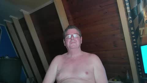 Snapshot of finderfiner chatting on 15, 11, 2025 finderfiner online show from 15, 11, 2025