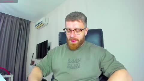 FindomGuyXXX online show from 25, 3, 2026