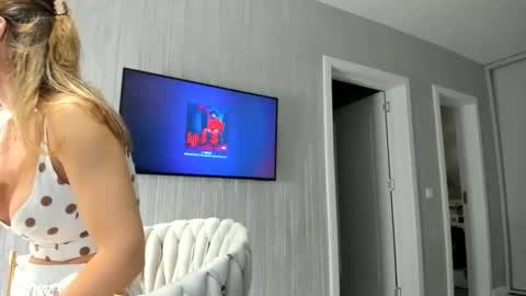 Snapshot of finestchantilly chatting on 16, 10, 2025 FinestChantilly online show from 16, 10, 2025