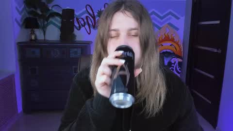 fiora online show from 7, 3, 2025