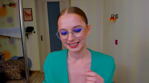 fire_luna online show from 21, 10, 2025