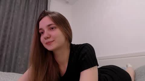 fireflies_fly_ online show from 4, 12, 2025