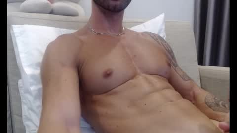 Snapshot of fitness1989 chatting on 5, 10, 2025 fitness1989 online show from 5, 10, 2025