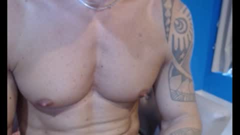 Snapshot of fitness1989 chatting on 13, 10, 2025 fitness1989 online show from 13, 10, 2025