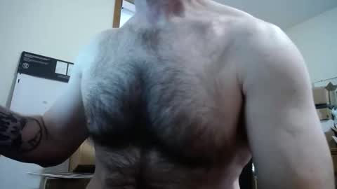 Snapshot of fitshow75 chatting on 2, 11, 2025 Links in Bio below online show from 2, 11, 2025