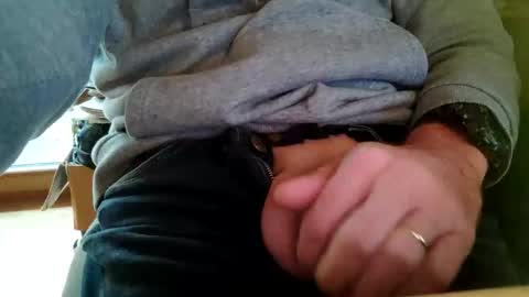 Snapshot of fiveforwilly1 chatting on 5, 10, 2025 Markus online show from 5, 10, 2025