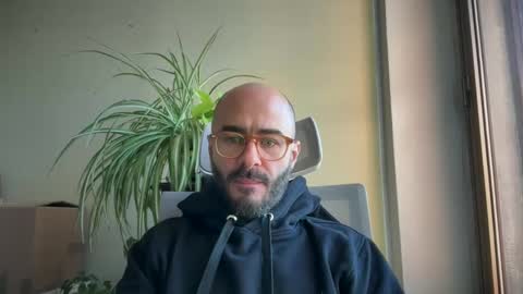 Fla is short for Flavio online show from 16, 12, 2024