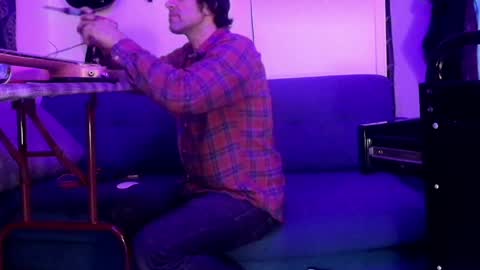 Flannel Dong online show from 30, 3, 2026