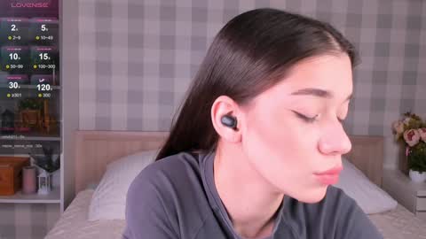 Emely  online show from 27, 1, 2025