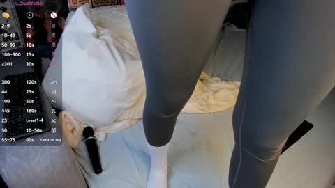 Emely  online show from 3, 3, 2025