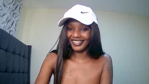 Snapshot of flirtyy_sheery chatting on 23, 12, 2024 sheery online show from 23, 12, 2024