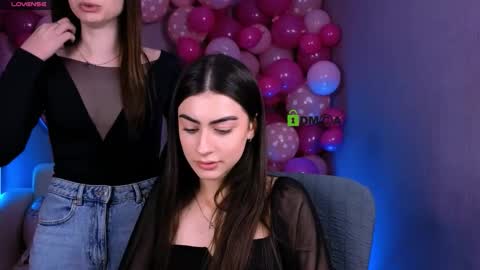 Snapshot of flora_ri chatting on 12, 2, 2026 just ask me online show from 12, 2, 2026