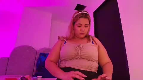 Flordecayena  online show from 13, 7, 2026
