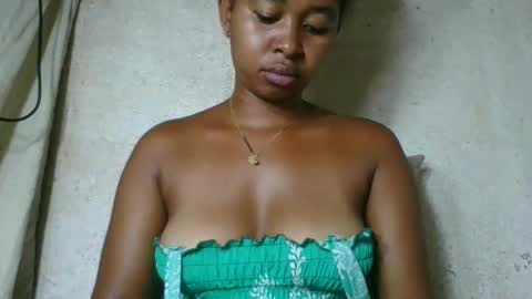 Snapshot of florencia011 chatting on 5, 4, 2026 florencia011 online show from 5, 4, 2026