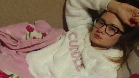 say meow and send tip  online show from 14, 12, 2024