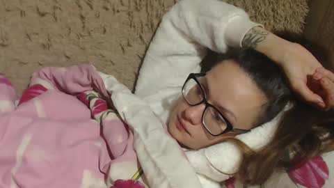 say meow and send tip  online show from 21, 12, 2024