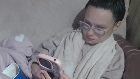 say meow and send tip  online show from 13, 4, 2026