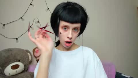 Snapshot of flowerofsin2001 chatting on 11, 10, 2025 Flower online show from 11, 10, 2025