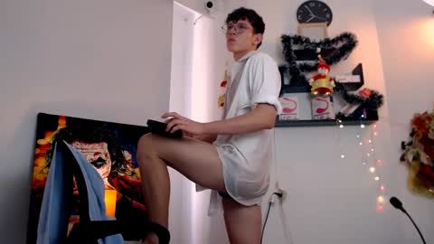 flowers109 online show from 17, 12, 2024